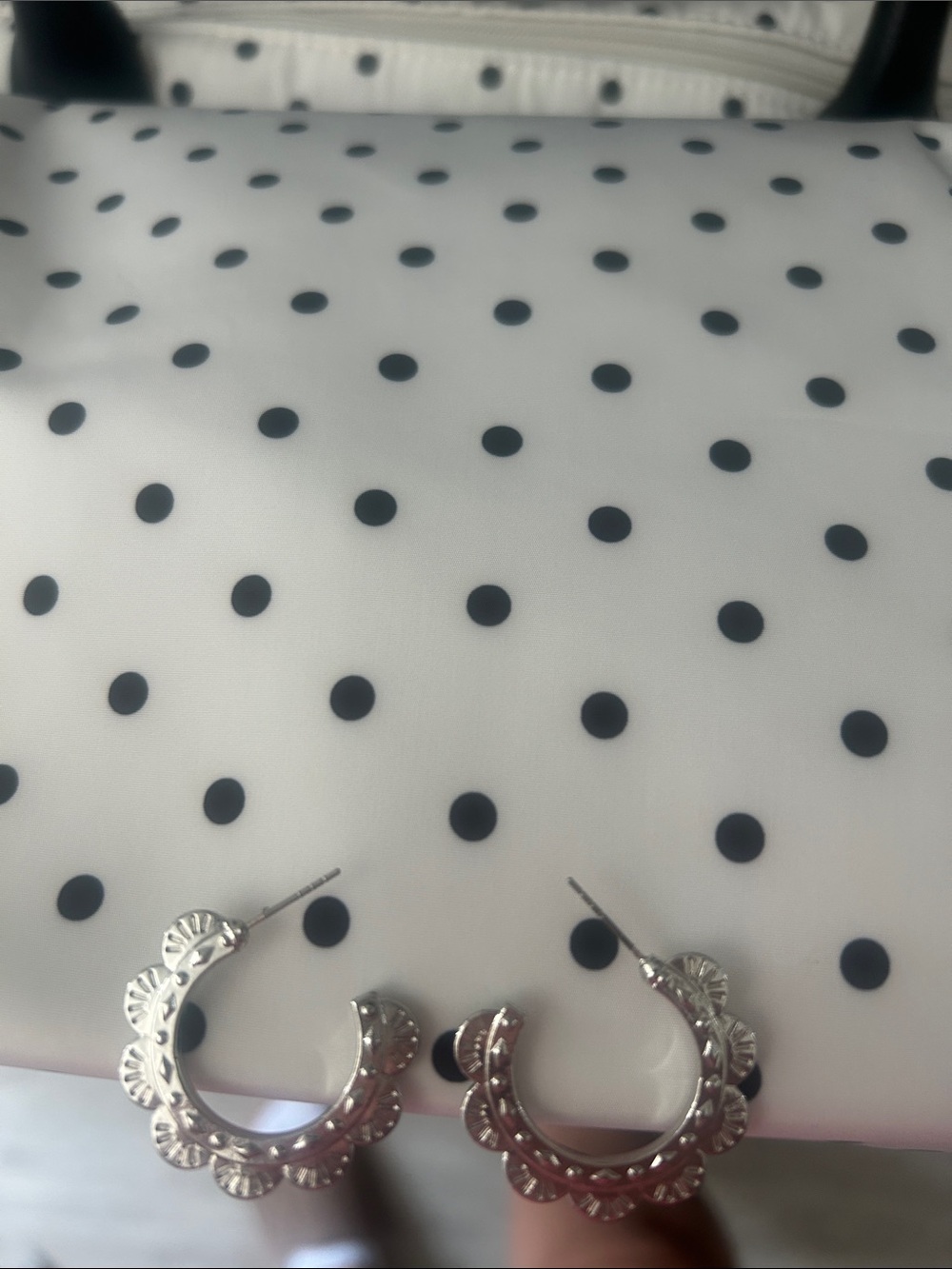 Elegant Scalloped Hoop Earrings - Silver